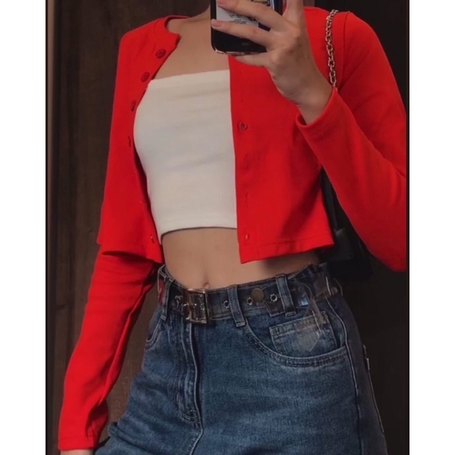 Quần jeans suông xanh đậm , áo croptop tay dài