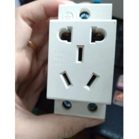 Ổ cắm điện 5 lỗ 10A-250V