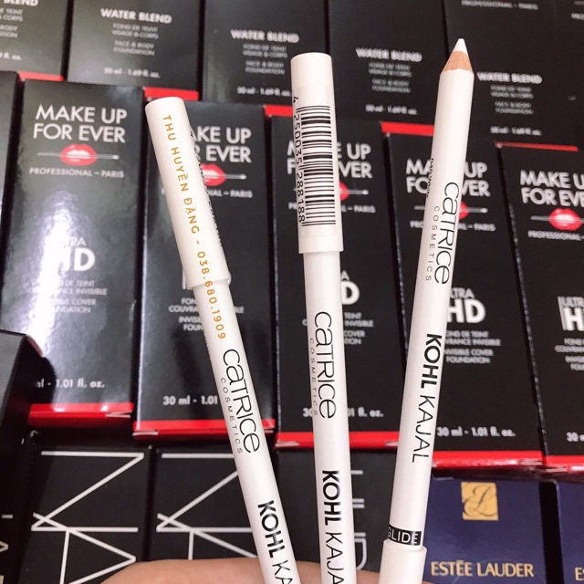 Chì Kẻ Viền Mí Trắng Catrice KOHL Kajal