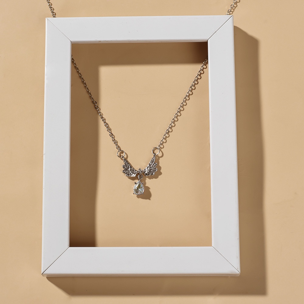 Vòng cổ Hình Cánh Thiên Thần Đính Đá Sang Trọng Cho Nữ