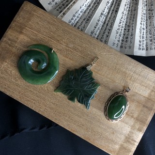 Mặt dây chuyền nb