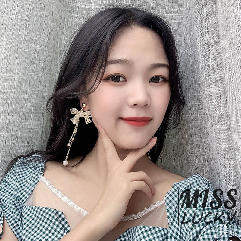 Khuyên tai nữ kiểu dáng thời trang phong cách Hàn Quốc