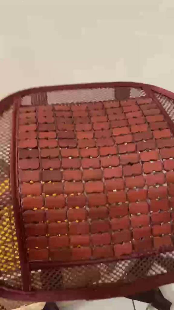 Tựa lưng lưới đan hạt gỗ cho ghế ô tô và văn phòng chống mỏi lưng có chốt cố định | BigBuy360 - bigbuy360.vn