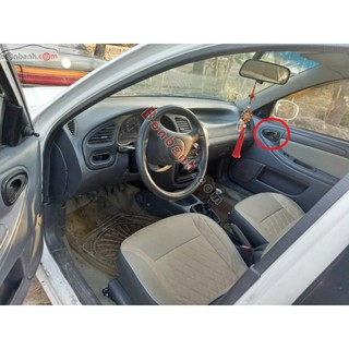 Tay mở cửa trong Daewoo Lanos