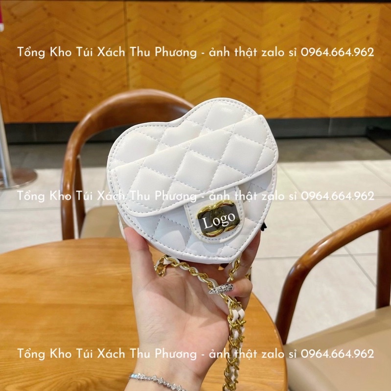 Túi đeo chéo hình tim đính logo vàng nổi size 15 siêu xinh (cam kết chuẩn ảnh)