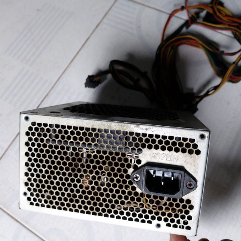 Nguồn máy tính ATX 700W có đầu nguồn 4 pin - hàng tháo máy ok cũ hoạt động bình thường