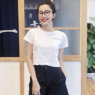 Áo thun thêu ngực