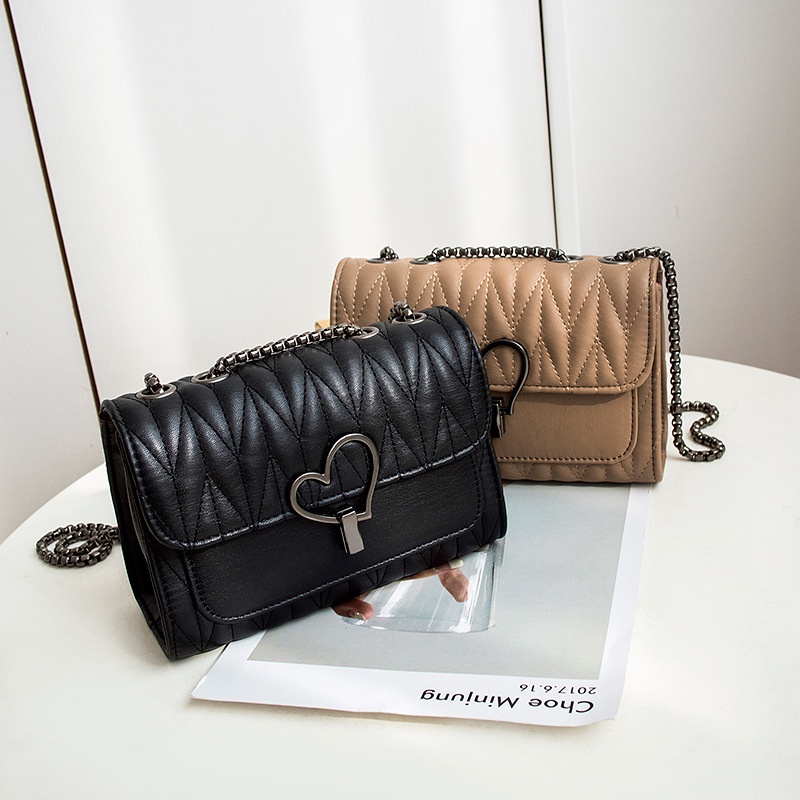 Túi Đeo Chéo Thời Trang Hàn Quốc Khóa Tim SP2441