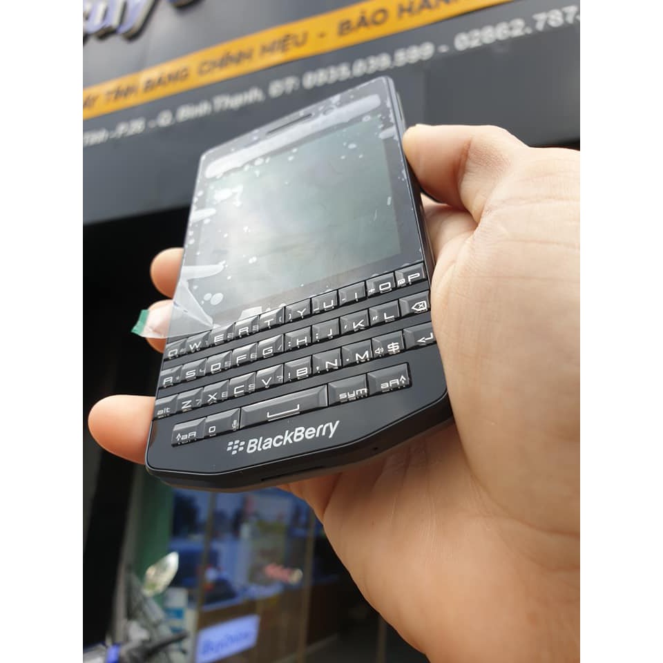 Điện thoại Blackberry Porsche Design P9983 Đẳng Cấp Doanh Nhân