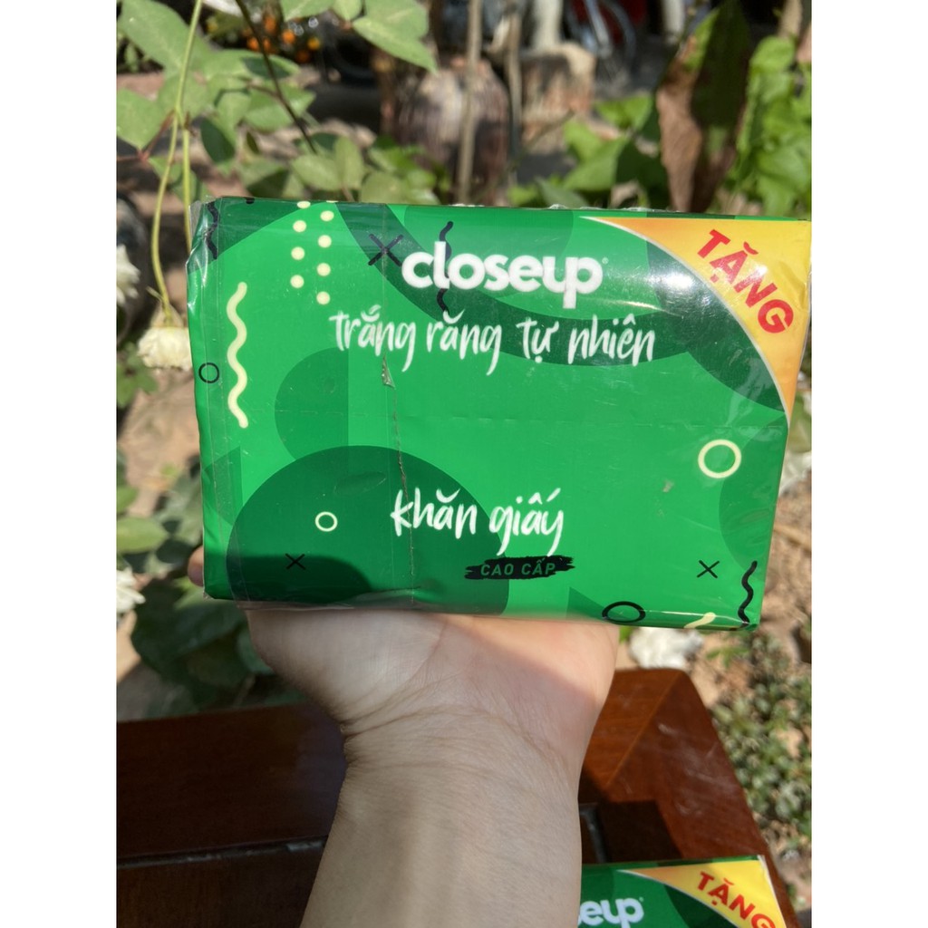 HÀNG KHUYẾN MẠI KHĂN GIẤY CAO CẤP CLOSEUP 100 TỜ KT 11.8X8.5X5.5CM
