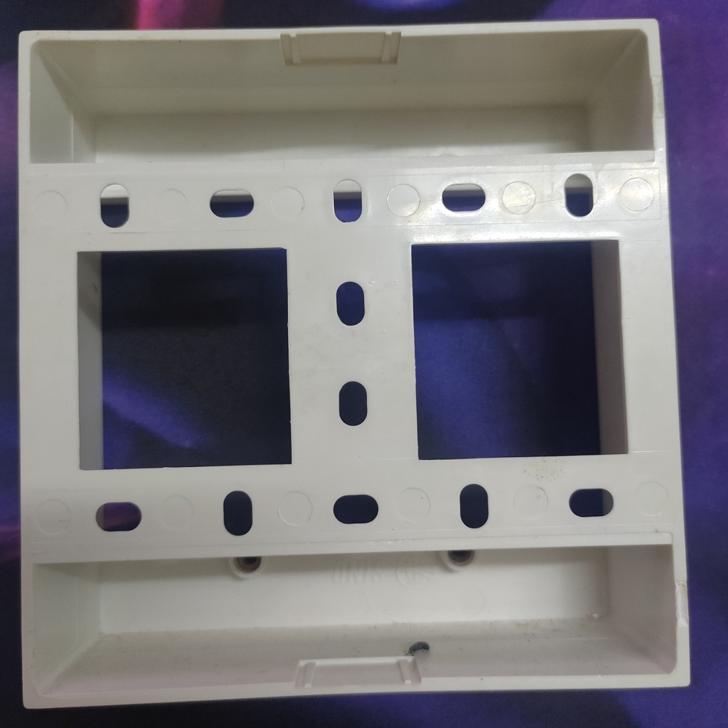 Đế nổi nhựa chữ nhật CK2157 SINO dùng cho mặt 4/6 S18CC