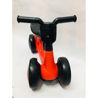Xe thăng bằng 4 bánh Mini cho bé ( có nhạc)