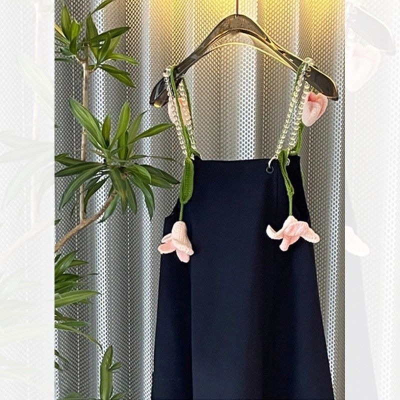 Đầm Hai Dây Dáng Rộng Họa Tiết Hoa Tulip Đính Ngọc Trai Màu Xanh Dương Phong Cách Thanh Lịch