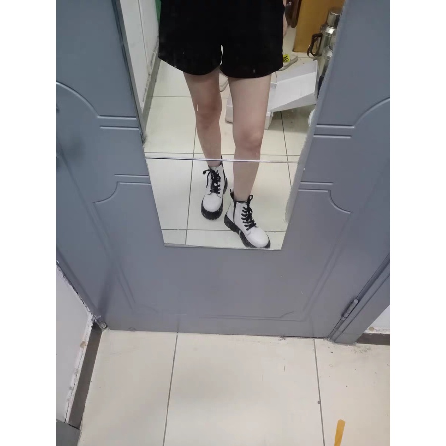 Giày Bốt Martin Nữ Cổ Cao Đế Dày Cá Tính Thời Trang Phong cách Hàn Quốc Cao Cấp Kèm Chi Tiết Ở Cuối