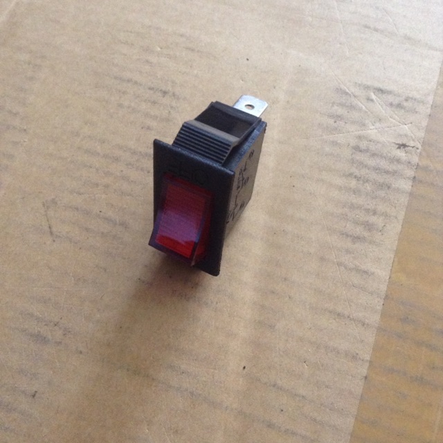 Công tắc đèn 3 chân bấp bênh on off chữ nhật thân mập