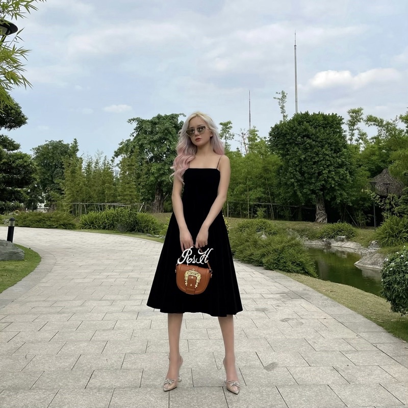 Túi Versace Jeans couture nâu dáng bầu siêu xinh