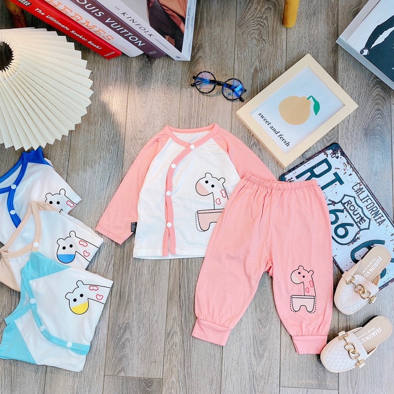 Bộ quần áo dài tay sơ sinh cúc cài lệch thun lạnh kwoo quần đáp đũng bé trai bé gái