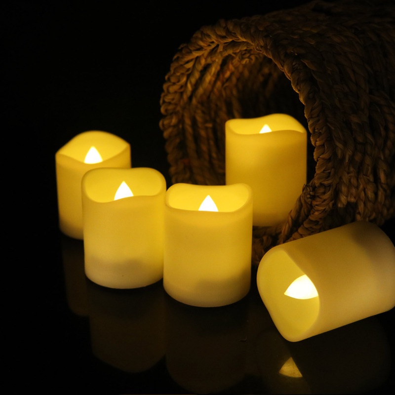 1 đèn LED hình nến trang trí tiệc cưới