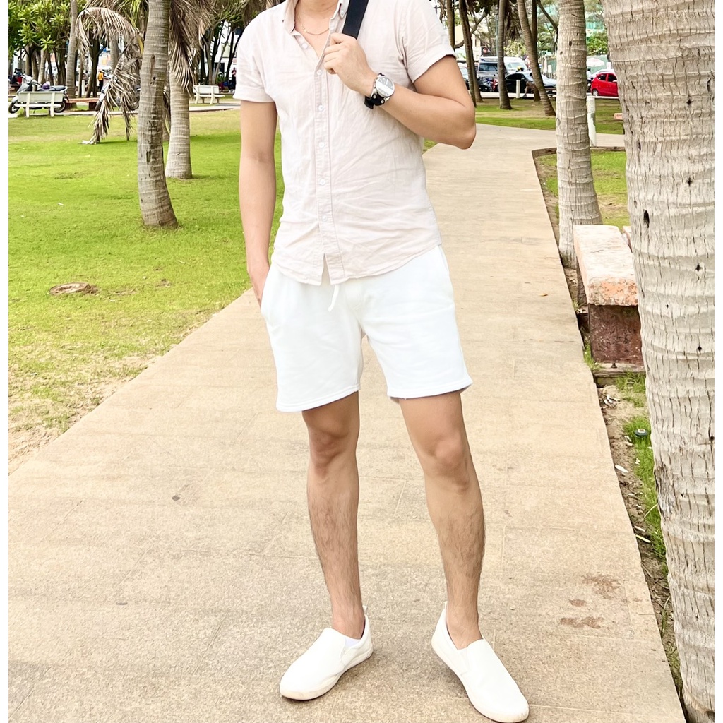 Quần Short ĐẹpThời Trang Phom Ngắn Trên Gối Mặc Nhà Hay Đi Chơi Cùng Chất Vải Mát Co Giãn Và Bền Bỉ