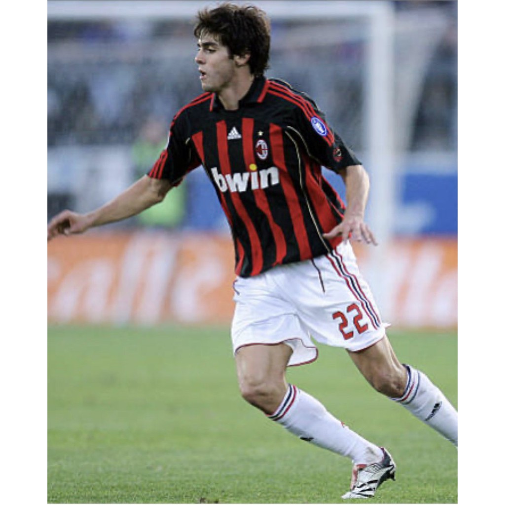 Áo đá banh RETRO AC MILAN 2006 của cầu thủ KAKA