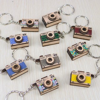 Sỉ 100 móc khoá MÁY ẢNH bằng gỗ