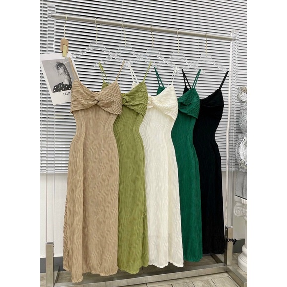 Váy maxi xốp 2 dây xoắn ngực siêu xinh