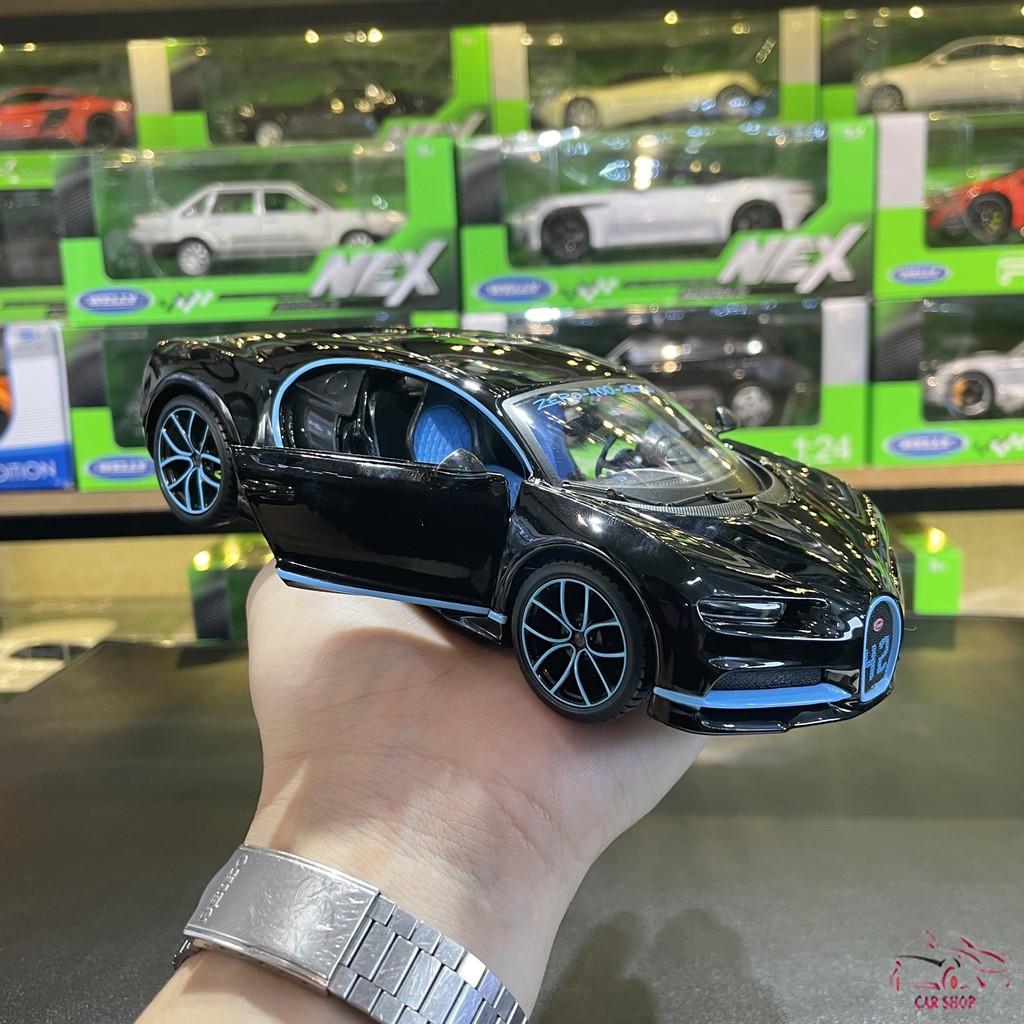 Xe mô hình hợp kim siêu xe Bugatti Chiron Maisto tỉ lệ 1:24 màu đen xanh