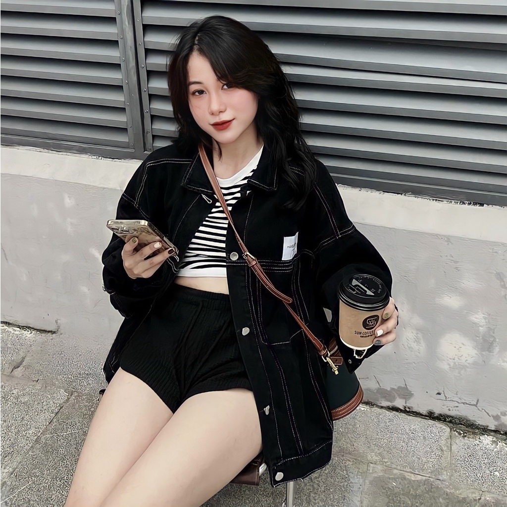 Áo Khoác Bò Nữ Cổ Polo Thêu Logo Cúc Cài Chỉ Nổi Dài Tay Màu Đen Siêu Basic