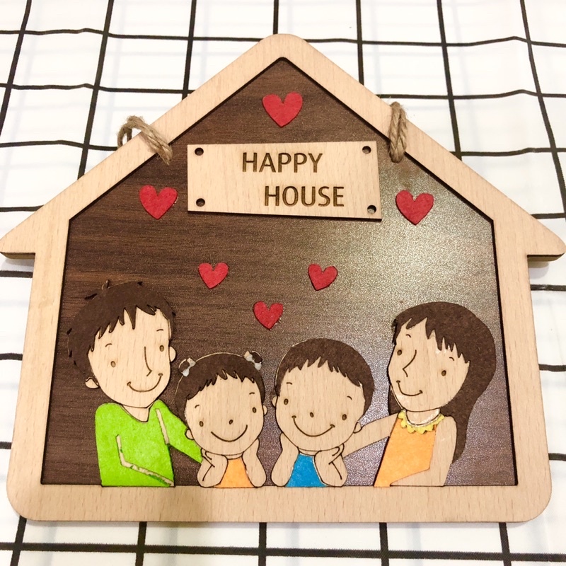 Bảng gỗ hình ngôi nhà gia đình Happy house tặng kèm móc dán treo phòng ngủ xinh xắn