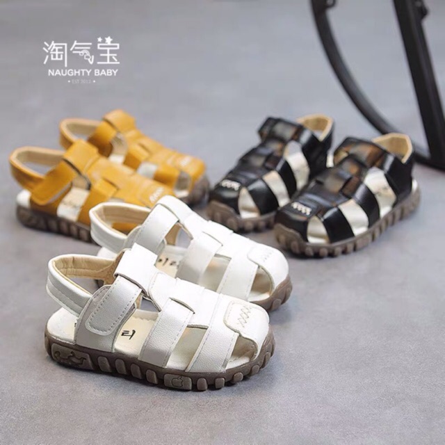 Sandal bé trai