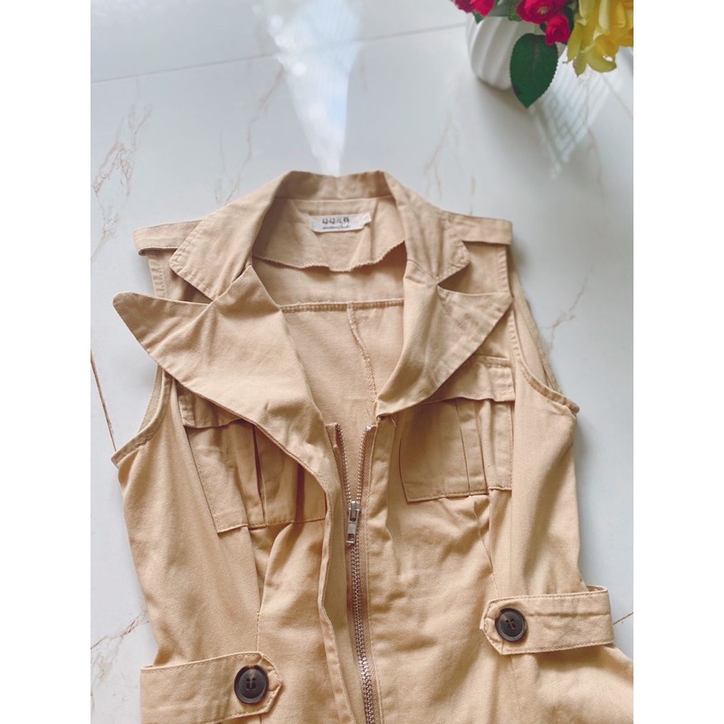 Đầm vét nhún màu nude