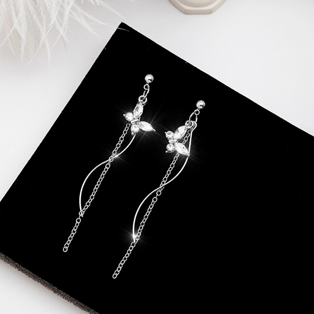 Bông tai thiết kế dáng dài họa tiết bươm bướm đính đá tinh tế