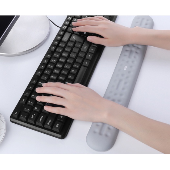 Miếng đệm kê tay khi bấm chuột và bàn phím bằng xốp mềm khi ngồi văn phòng/chơi game