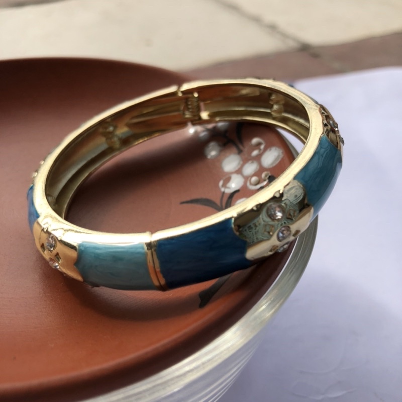 Còng Pháp Lam Đính Đá Pha Lê Sang Trọng