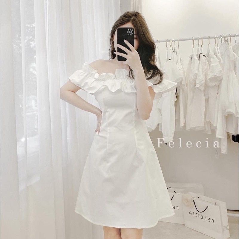 Đầm trắng trễ vai phối bèo xinh xắn