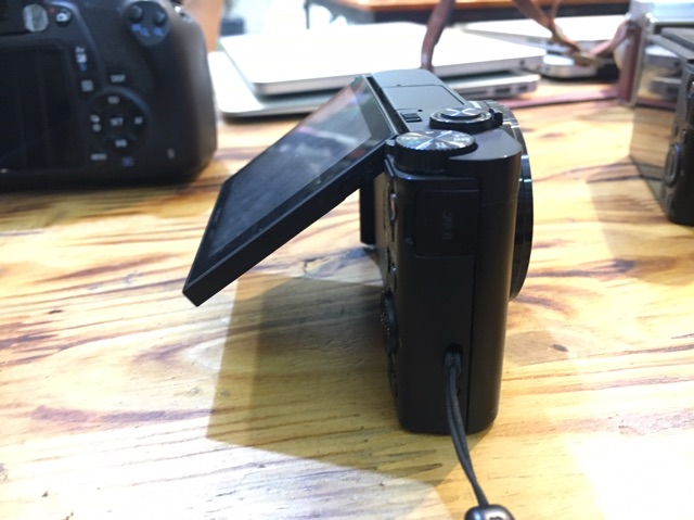 Máy ảnh sony wx500 zoom 30X | BigBuy360 - bigbuy360.vn