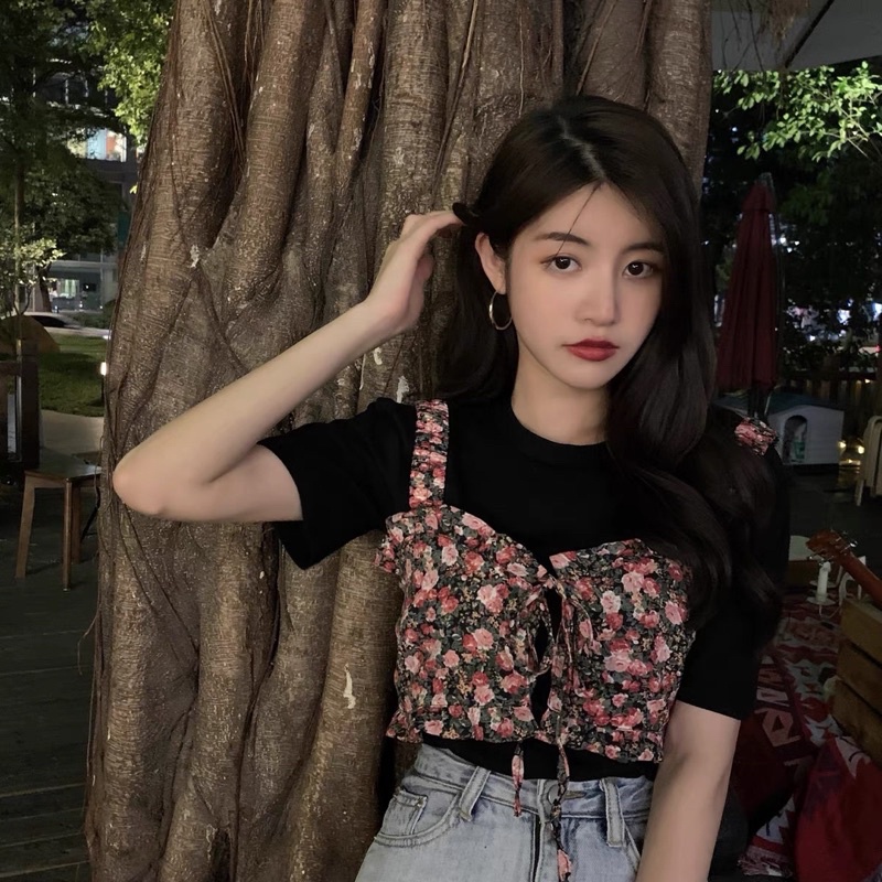 Áo phông cổ tròn tay ngắn mix áo yếm hoa nhí nhẹ nhàng đáng yêu