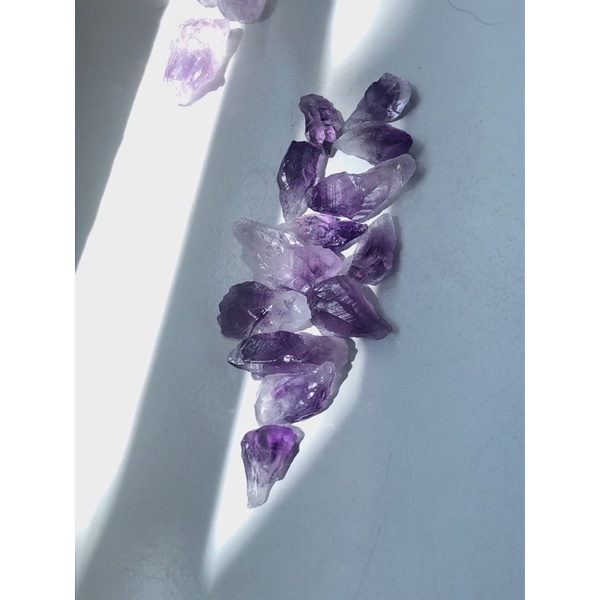 Vụn tinh thể Amethyst thô cao cấp tím lịm trong vắt siêu sạch dùng cho thanh tẩy, handmade