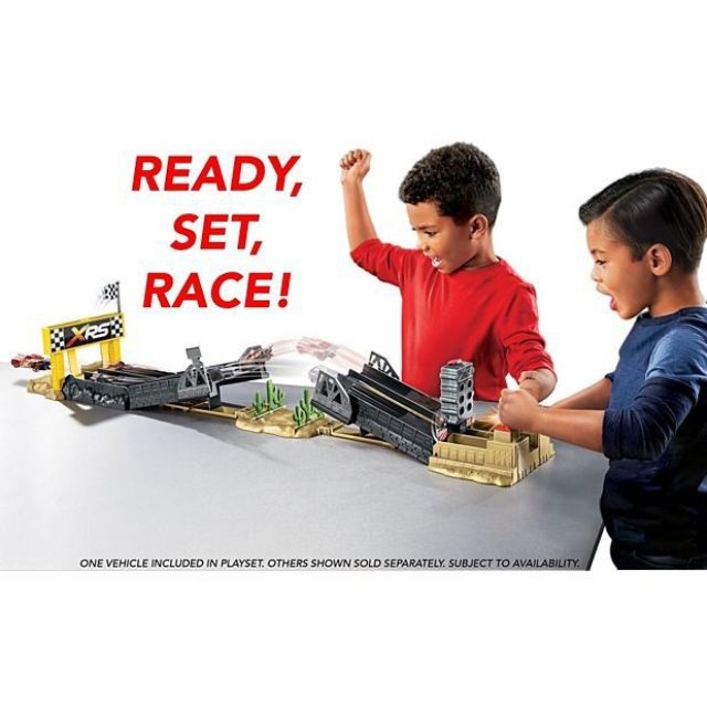 Bộ đường đua xe Disney Pixar Cars XRS Drag Racing Playset Lightning Mc Queen