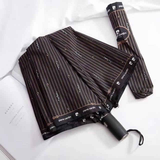 Ô PIERRE CARDIN