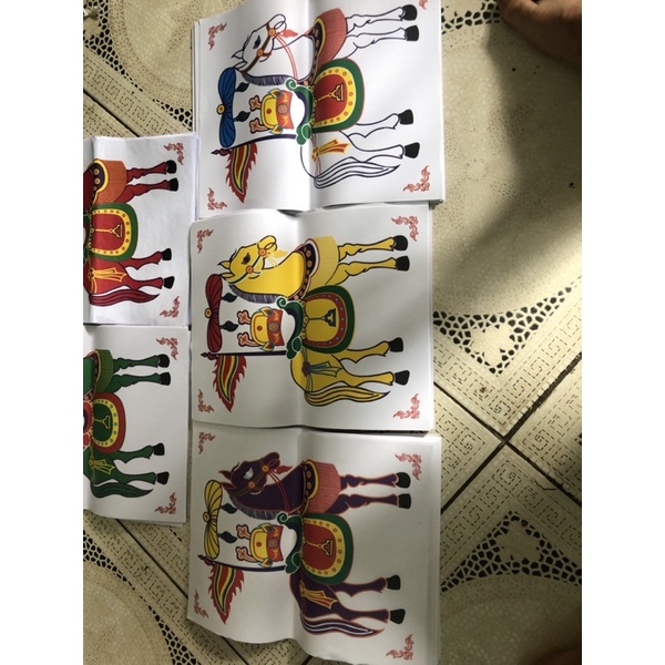 Tranh ngựa 5 mầu vàng mã .