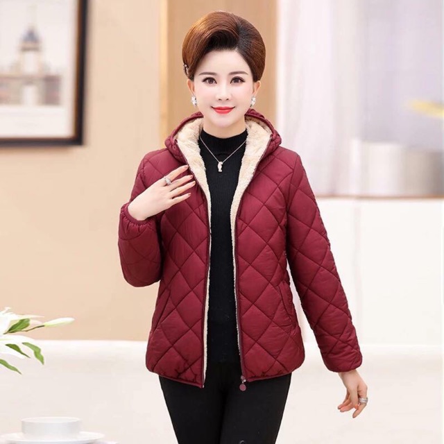 Áo phao cực ấm cho hội chị em mùa đông đây ạ. Vải chống thấm rất dày dặn ạ.giá chỉ 320k cho 1 chiếc áo phao cực ấm và đẹ