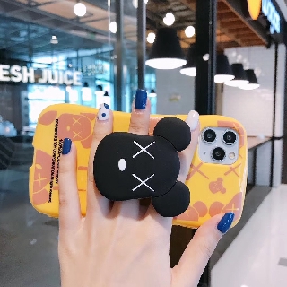 Ốp iPhone Kaws kèm popsocket DTQ1995