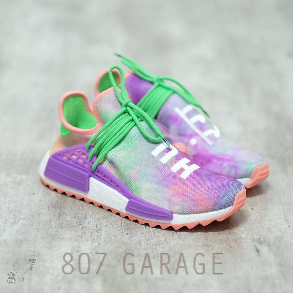 human race chalk coral on feet