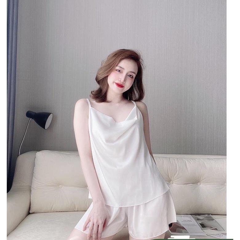 Đồ mặc nhà chất lụa satin kiểu cổ đổ, quần ngắn thoải mái, rộng rãi, chất vải đẹp, mát, ít nhăn, dưới 55kg | BigBuy360 - bigbuy360.vn