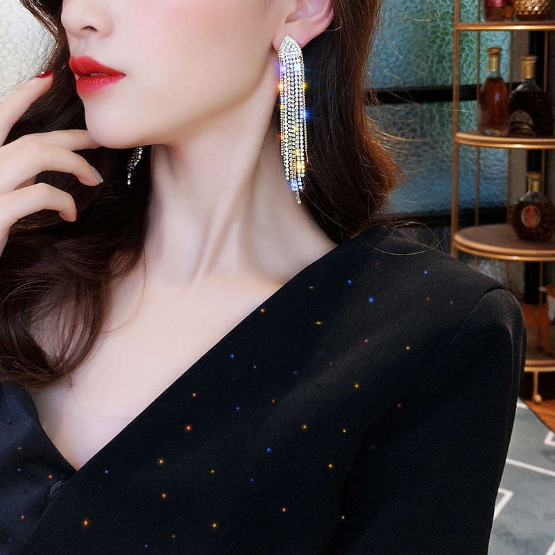 Bông Tai Mạ Bạc 925 Dáng Dài Đính Đá Pha Lê Phối Tua Rua Thời Trang Cổ Điển