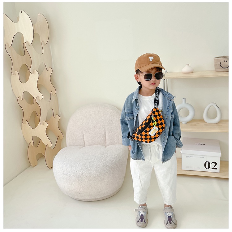 Túi đeo chéo cho bé trai bé gái, túi đeo chéo trẻ em kẻ caro kích thước 25x14x6cm KDB24