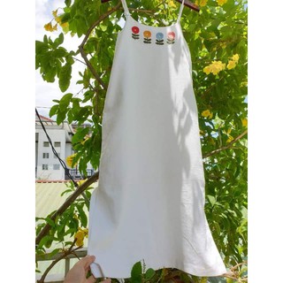 Đầm trắng 2 dây thêu hoa