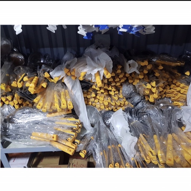 Bộ muôi inox sáng bóng cán vàng- dầy dặn cứng cắp - đủ size