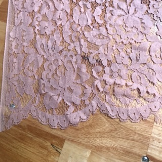 Vải ren chỉ hồng ruốc